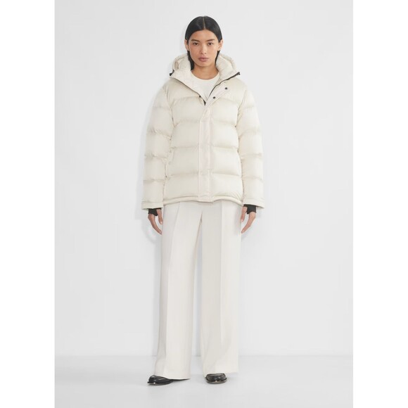 Aritizia The Super Puff Satin Flex Down Jacket Hood Matte Pearl White XS